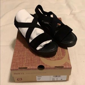 Born Park Sandals Black 10M